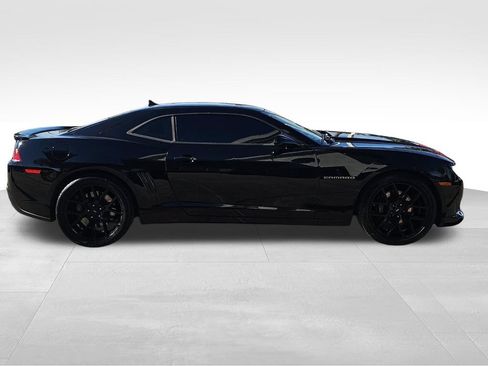 Used 2015 Chevrolet Camaro SS w/ RS Package RWD image 2
