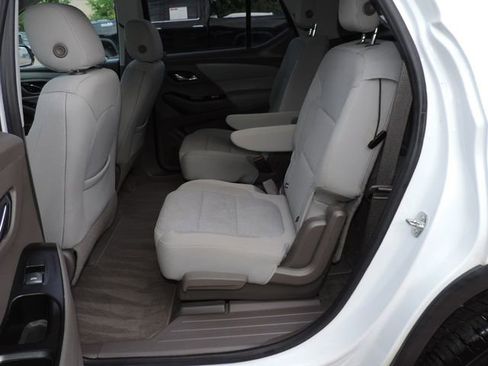 Used 2018 Chevrolet Traverse LT image 20