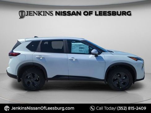 New 2026 Nissan Rogue SV FWD image 3