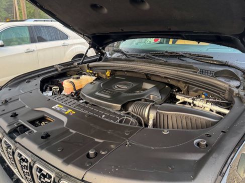 Used 2023 Jeep Grand Cherokee L Summit AWD/4WD image 44