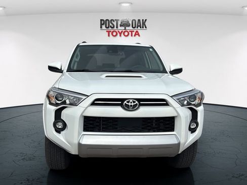 Used 2024 Toyota 4Runner TRD Off-Road image 2