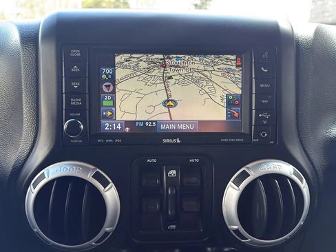 Used 2014 Jeep Wrangler Unlimited Sahara w/ Max Tow Package AWD/4WD image 25