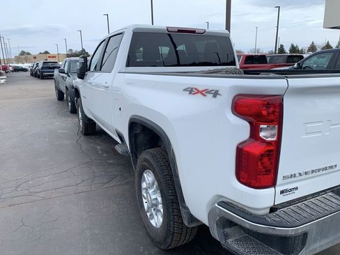Used 2024 Chevrolet Silverado 3500 LT w/ Convenience Package image 8