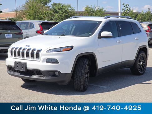 Used 2015 Jeep Cherokee Latitude w/ Comfort/Convenience Group AWD/4WD image 10