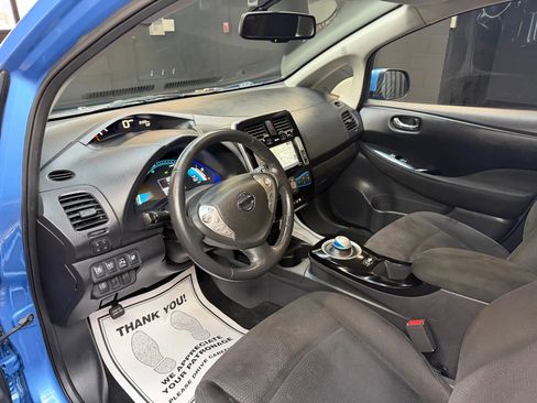 Used 2014 Nissan Leaf SV image 11