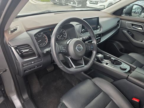 Used 2021 Nissan Rogue SL image 16