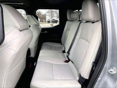 Used 2024 Toyota Tacoma Limited w/ Limited Package (LT) image 15