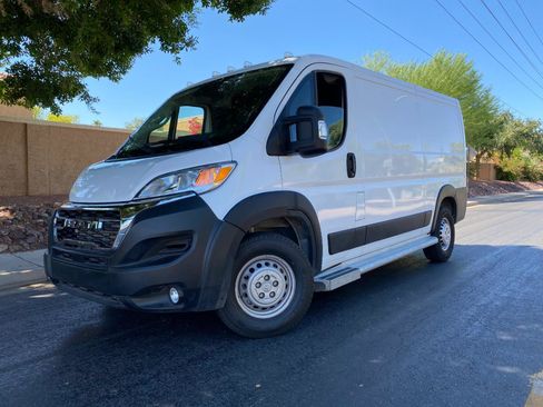 Used 2025 RAM ProMaster 2500 w/ U-Haul Equipment Group FWD image 55