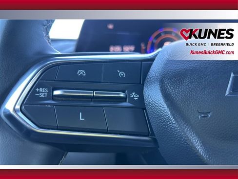 Used 2024 Chevrolet Traverse LT image 22