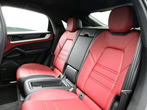 Certified 2025 Porsche Cayenne Coupe AWD/4WD image 14