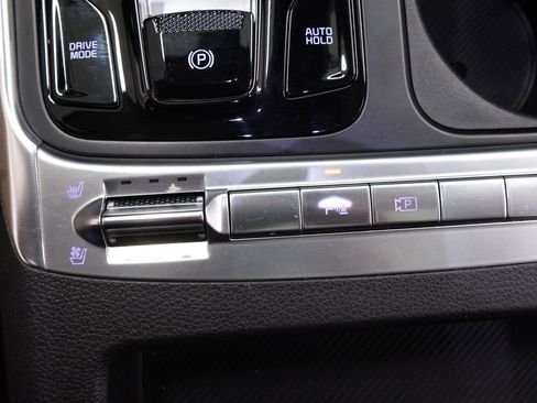Used 2026 Kia Carnival SX w/ SX Dark Edition Package FWD image 18
