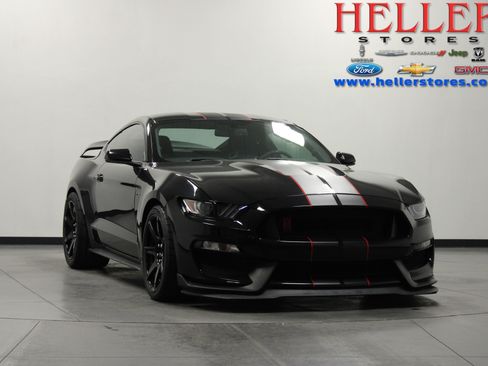 Used 2017 Ford Mustang Shelby GT350R w/ GT350R Equipment Group 920A RWD image 1