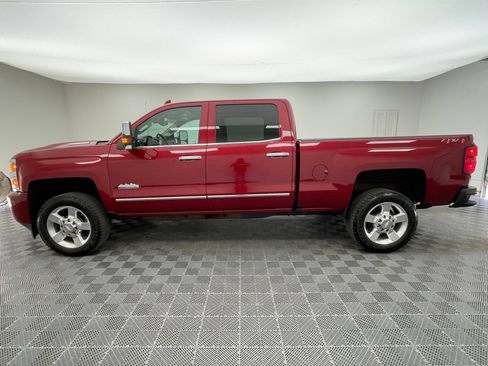 Used 2019 Chevrolet Silverado 2500 High Country w/ Duramax Plus Package AWD/4WD image 12