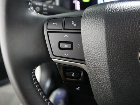 Used 2025 Toyota Camry SE w/ Convenience Package FWD image 27