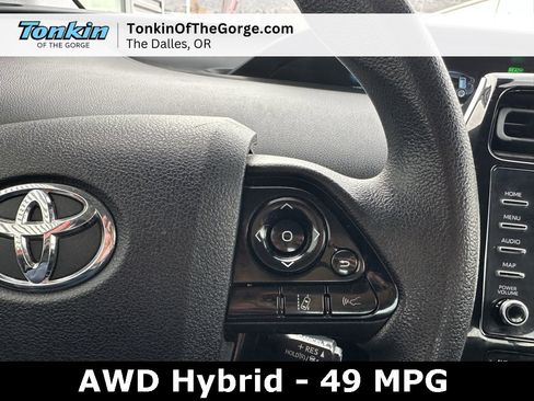 Used 2022 Toyota Prius LE image 17