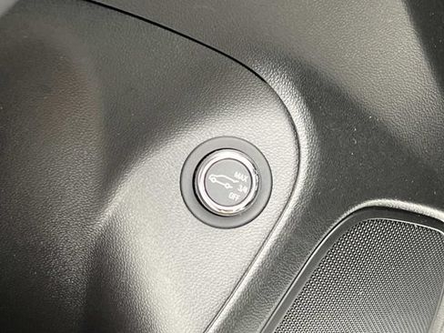 Used 2023 Buick Encore GX Select w/ Sport Touring Package FWD image 16