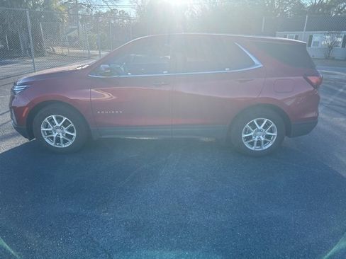 Used 2024 Chevrolet Equinox LT image 2