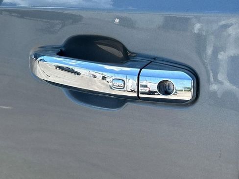 Used 2022 GMC Sierra 1500 SLT w/ SLT Premium Package image 16