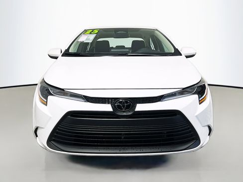 Used 2025 Toyota Corolla LE image 11