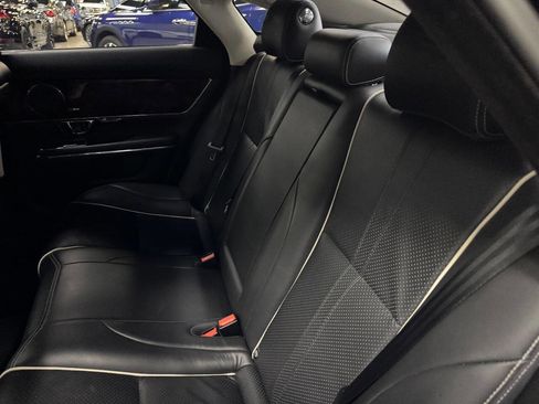 Used 2016 Jaguar XJ R-Sport image 43
