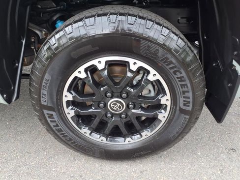 Used 2022 Toyota Tundra SR5 w/ TRD Off-Road Package image 26