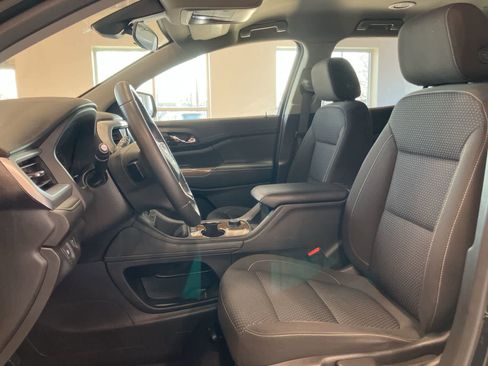 Used 2023 GMC Acadia SLE w/ Elevation Edition image 10