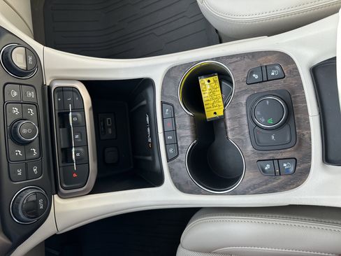 Used 2023 GMC Acadia Denali w/ Denali Ultimate Package image 24