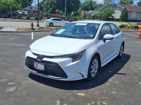 Certified 2025 Toyota Corolla LE FWD image 28