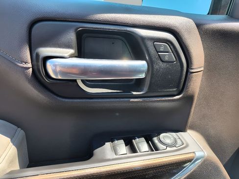 Used 2021 Chevrolet Silverado 1500 LT image 9