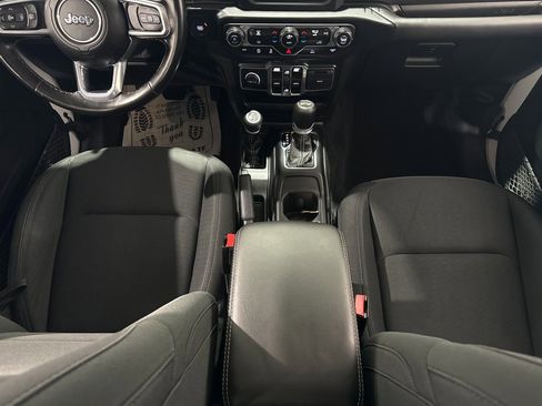 Used 2021 Jeep Wrangler Unlimited Sahara image 23