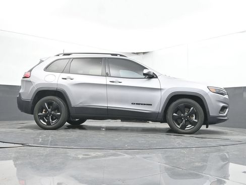 Used 2019 Jeep Cherokee Latitude Plus FWD image 24