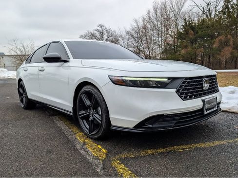 Used 2024 Honda Accord Sport image 3