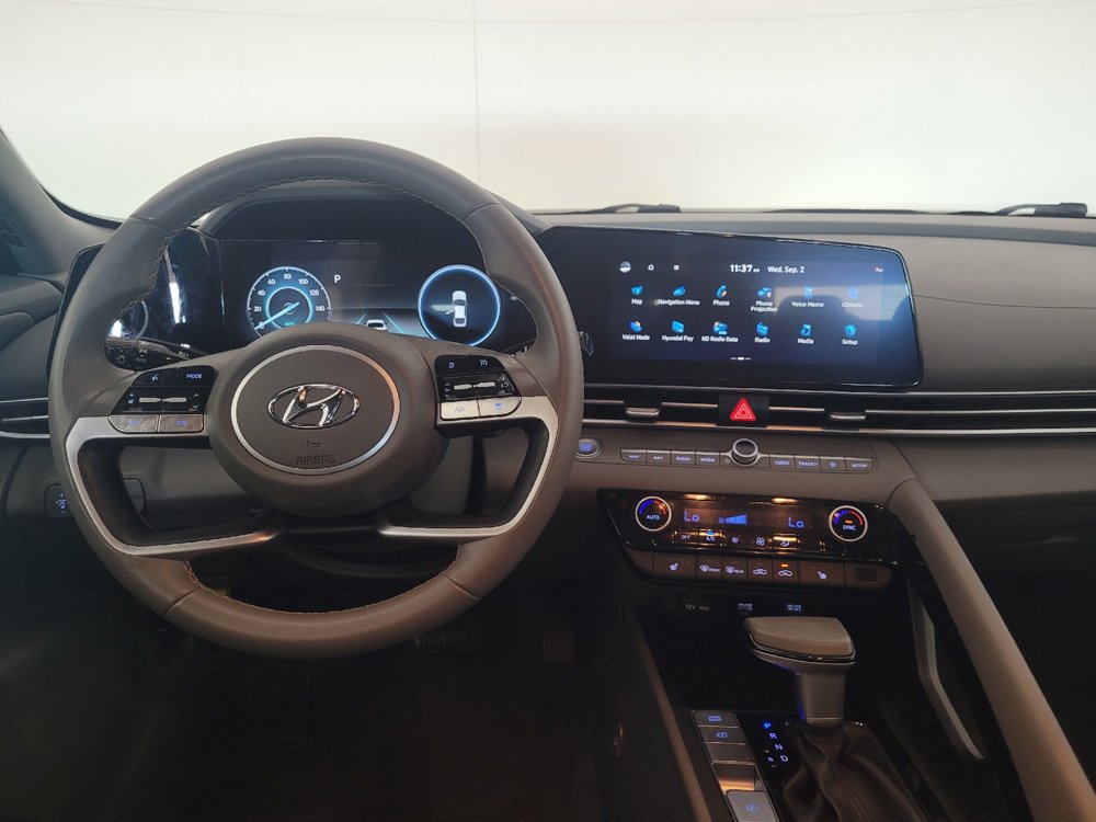 Used 2023 Hyundai Elantra SEL w/ Convenience Package FWD image 22