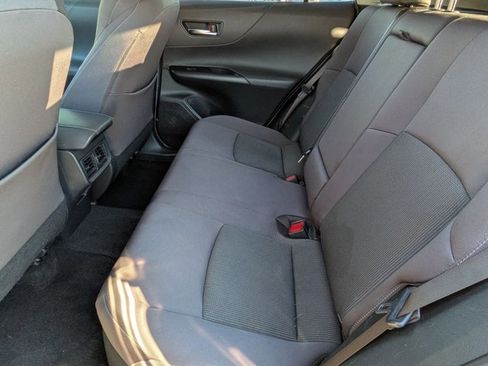 Certified 2022 Toyota Venza LE image 17