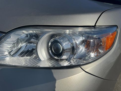 Used 2017 Toyota Sienna XLE image 12