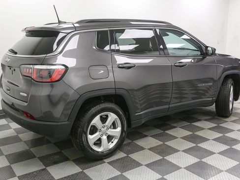 Used 2020 Jeep Compass Latitude w/ Cold Weather Group AWD/4WD image 10