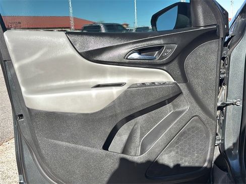 Used 2020 Chevrolet Equinox LS w/ LS Convenience Package image 17