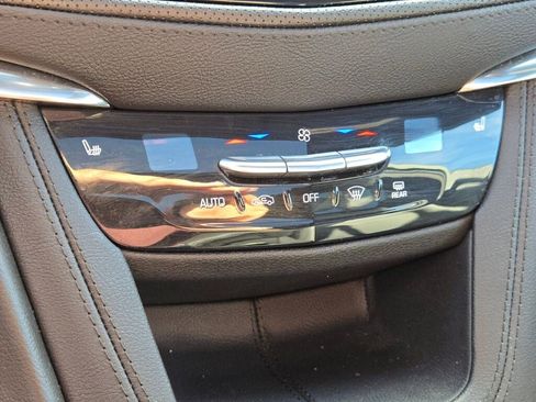 Used 2020 Cadillac XT5 Premium Luxury image 31