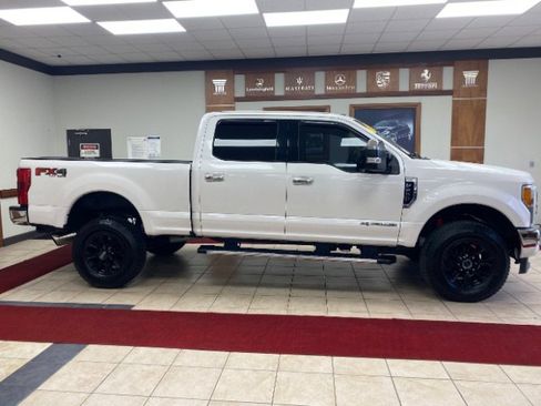 Used 2017 Ford F250 Lariat w/ Lariat Ultimate Package image 3