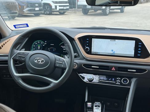 Certified 2023 Hyundai Sonata Limited w/ Cargo Package image 19
