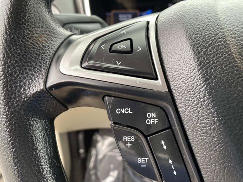 Used 2019 Ford Fusion SE image 12