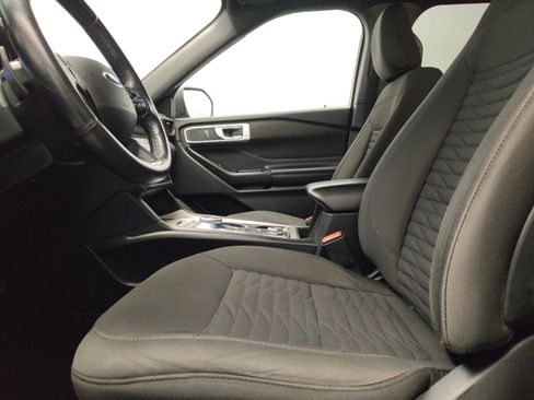 Used 2020 Ford Explorer XLT image 17