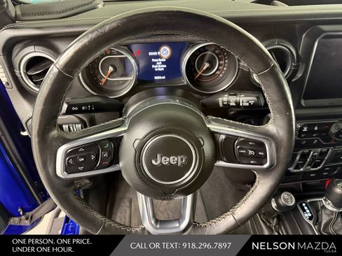 Used 2018 Jeep Wrangler Unlimited Sahara AWD/4WD image 22
