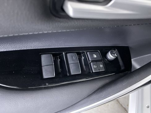 Used 2020 Toyota Corolla XLE image 11