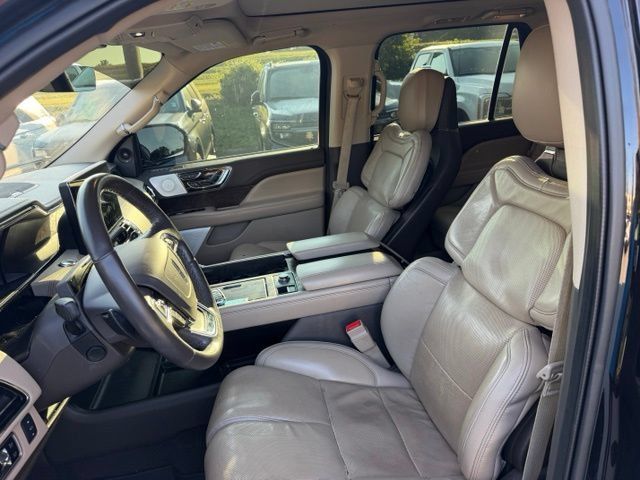 Used 2023 Lincoln Navigator Reserve AWD/4WD image 10