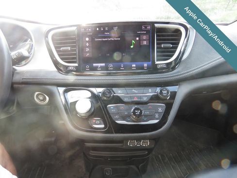 Used 2023 Chrysler Pacifica Touring-L w/ S Appearance Package FWD image 25