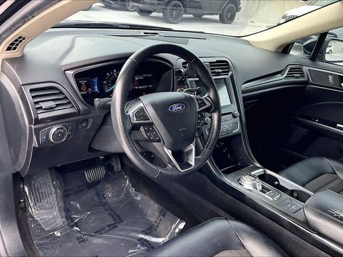 Used 2018 Ford Fusion SE w/ Equipment Group 601A image 17