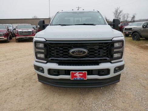 New 2026 Ford F250 Lariat w/ Black Appearance Package image 9