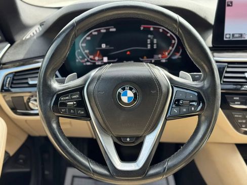 Used 2022 BMW 530i w/ Premium Package RWD image 24