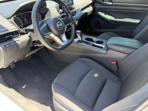 Certified 2025 Nissan Altima 2.5 SV FWD image 19